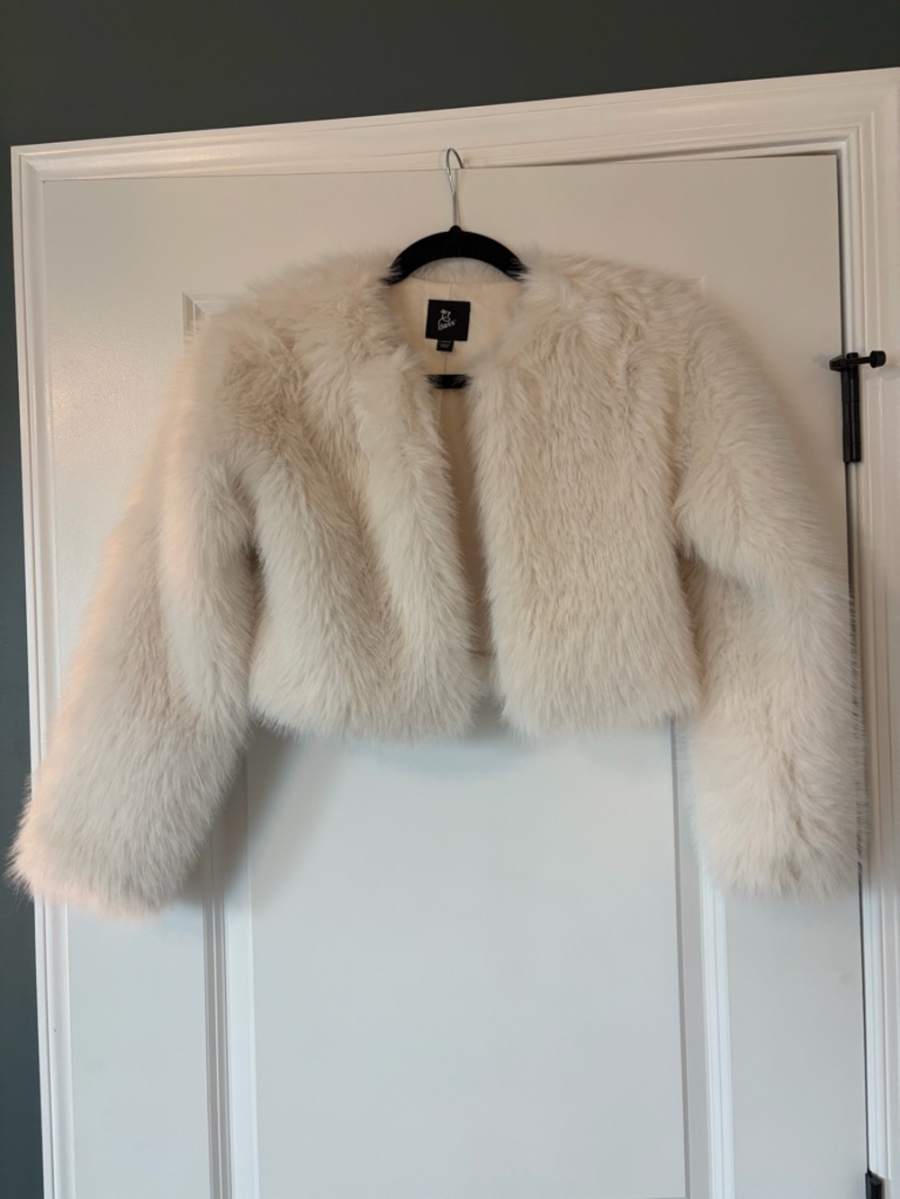 GUESS Cream Faux Fur Cropped Jacket